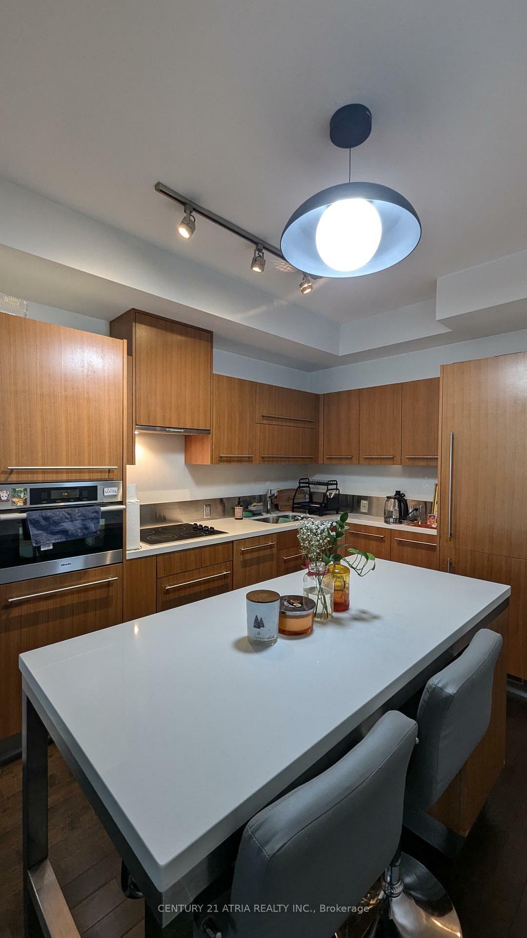 Property Photo:  80 John Street 2504  ON M5V 3X4 