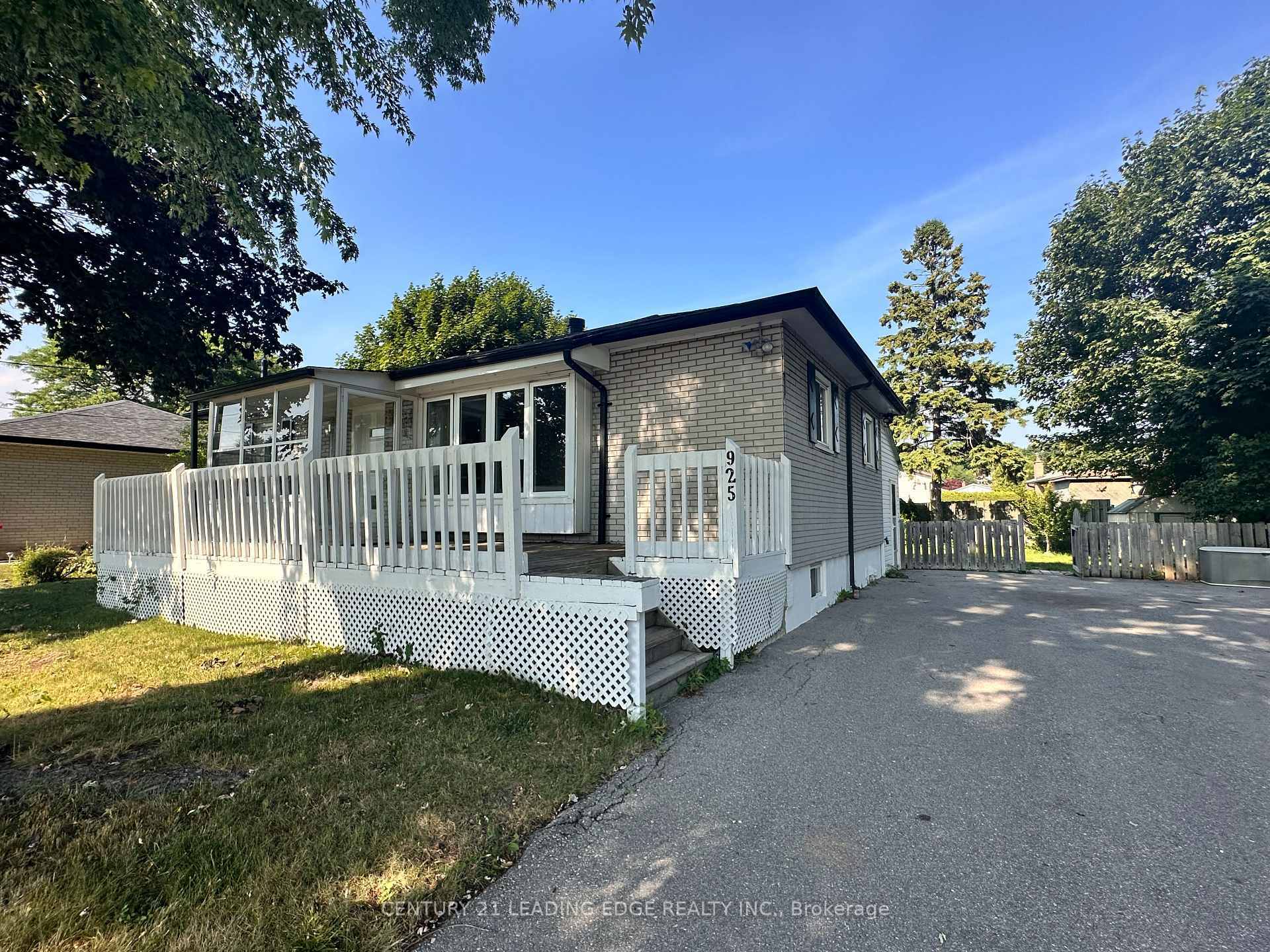 Property Photo:  925 Annes Street Bsmt  ON L1N 5K7 