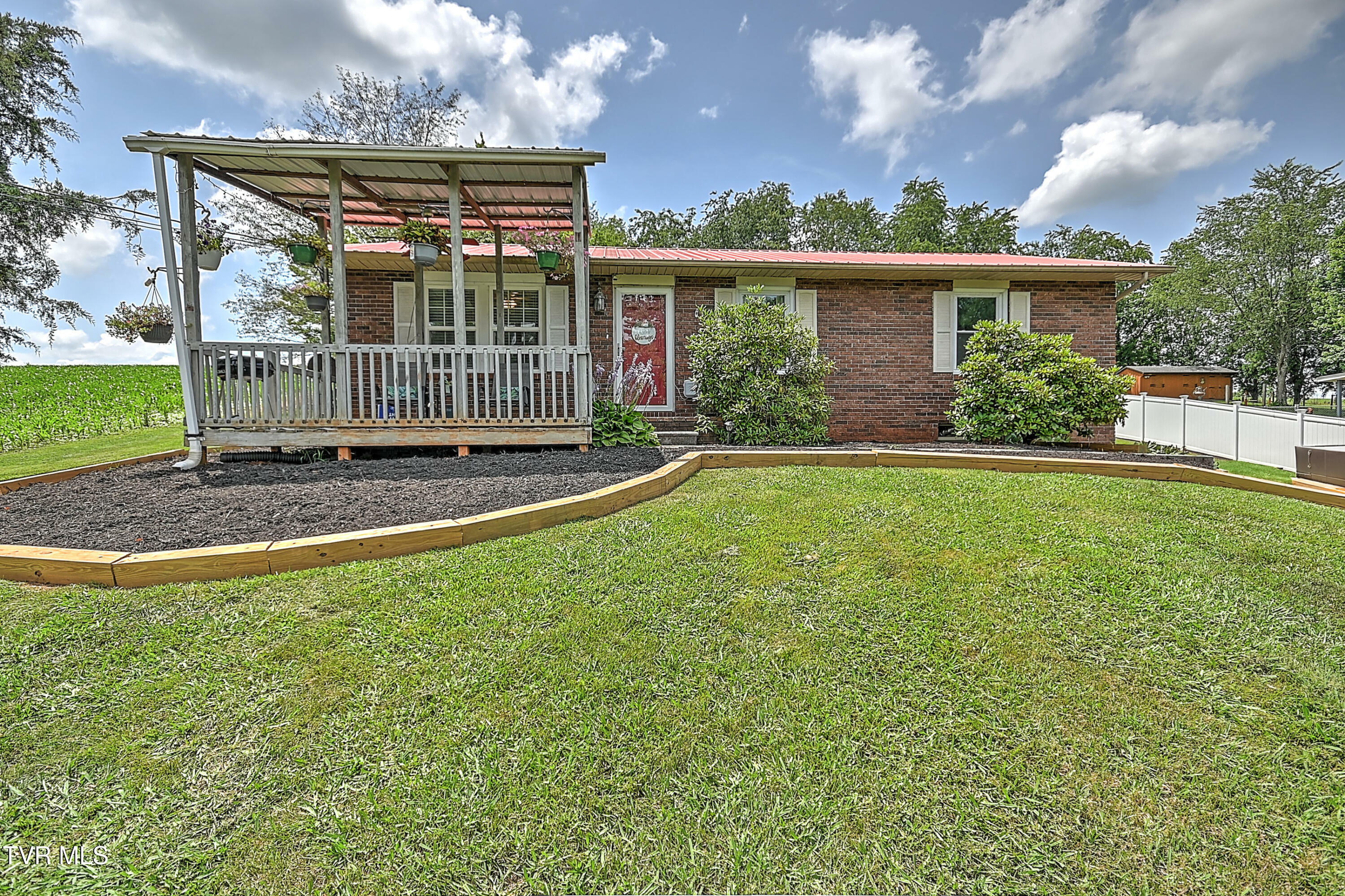 Property Photo: 2074 Old State Route 34 TN 37690