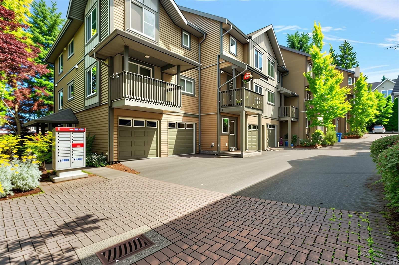 Property Photo: 1405 Mallek Cres 10 BC V8T 0A3