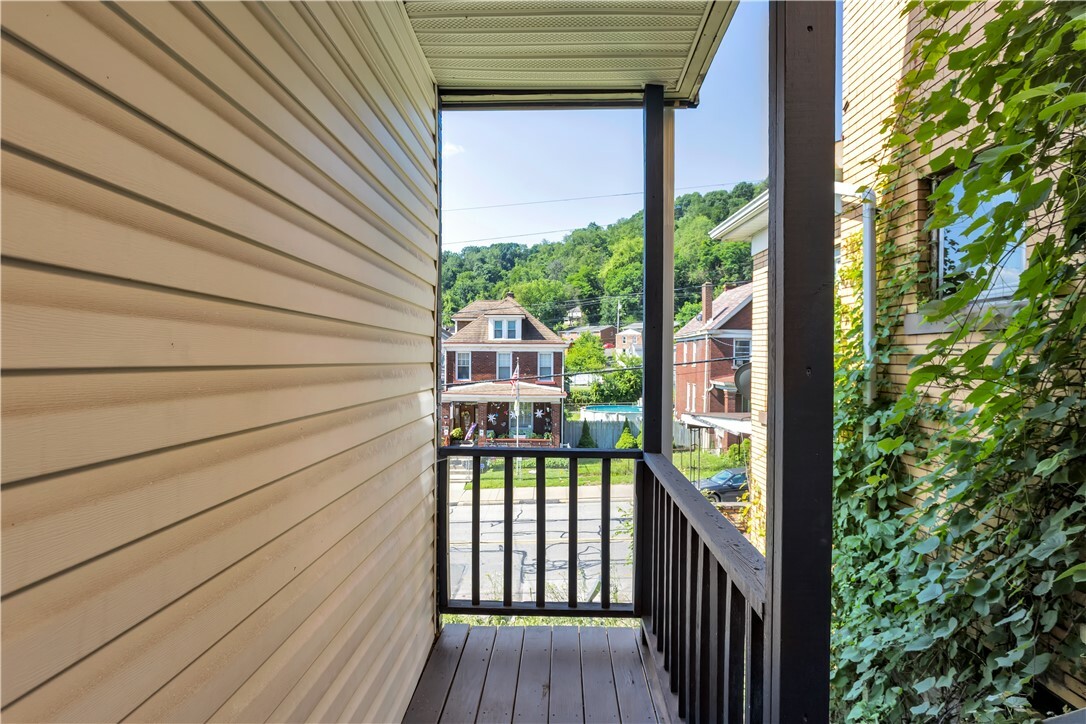 Property Photo:  1406 Broadway Ave  PA 15136 