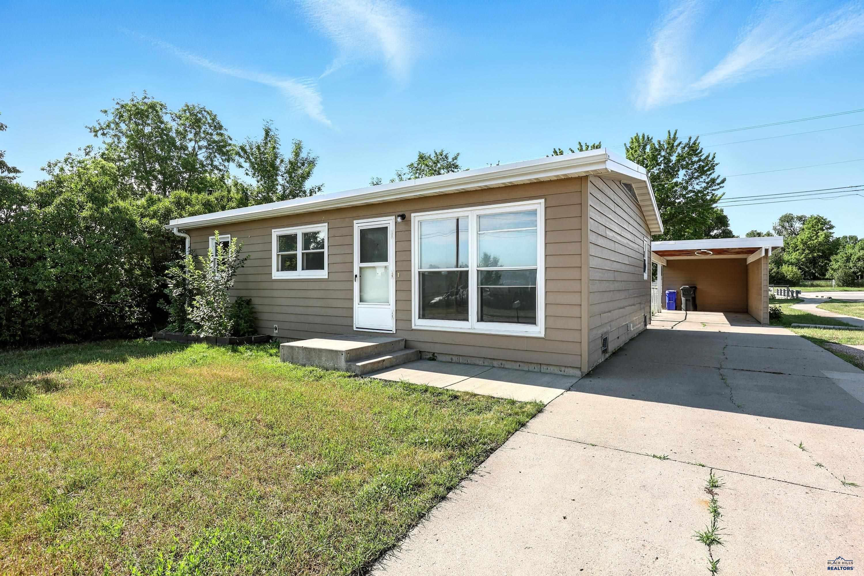 Property Photo: 1111 E St Francis 1111 E Saint Francis St SD 57701