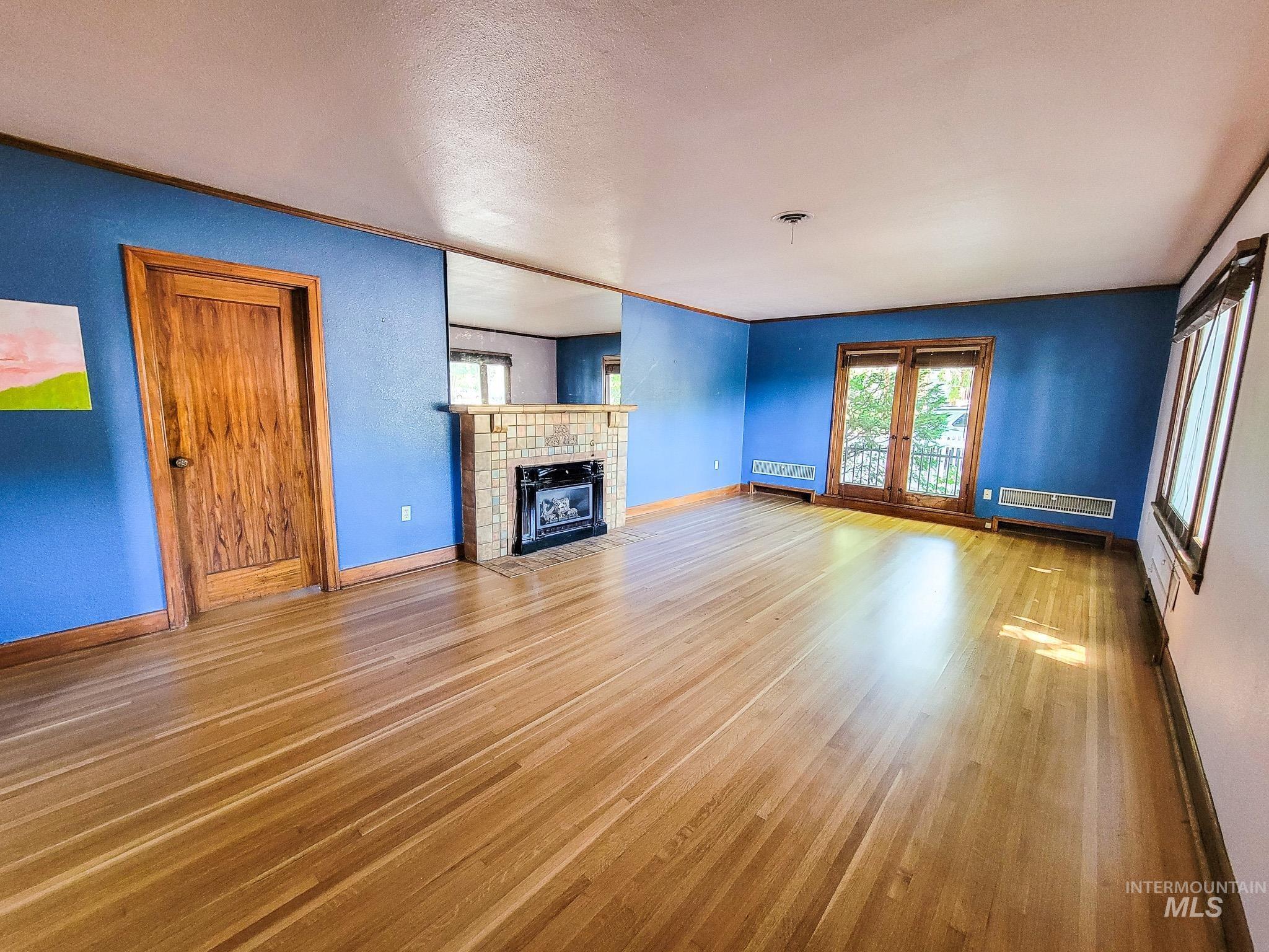 Property Photo: 221 7th Ave ID 83501-0000