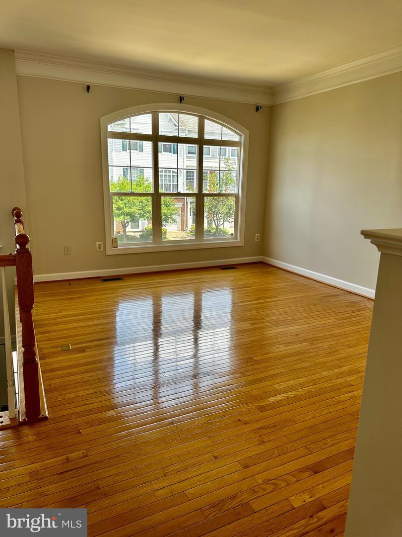 Property Photo: 8025 Duck Pond Terrace VA 20111