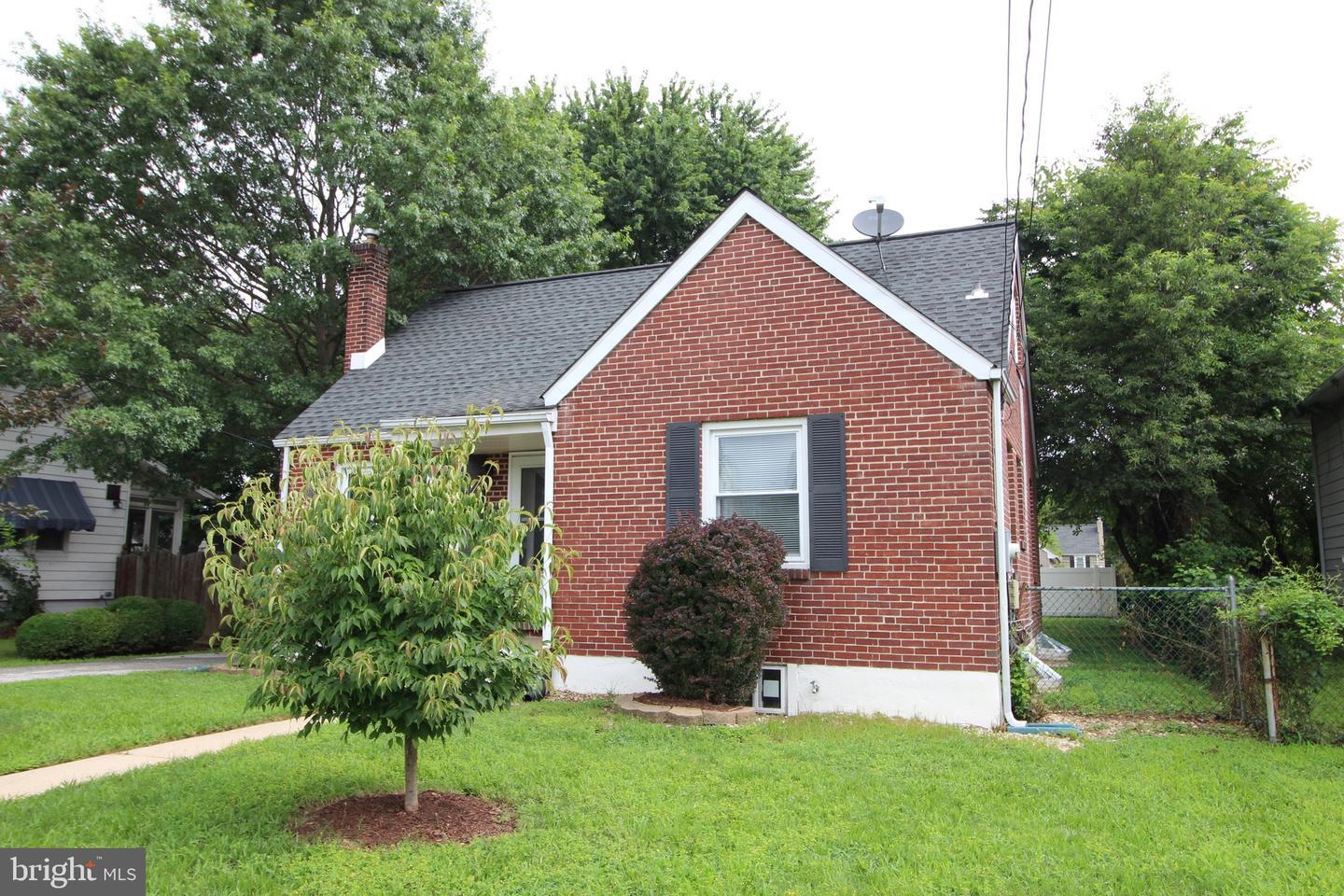 Property Photo: 209 W Champlain Avenue DE 19804