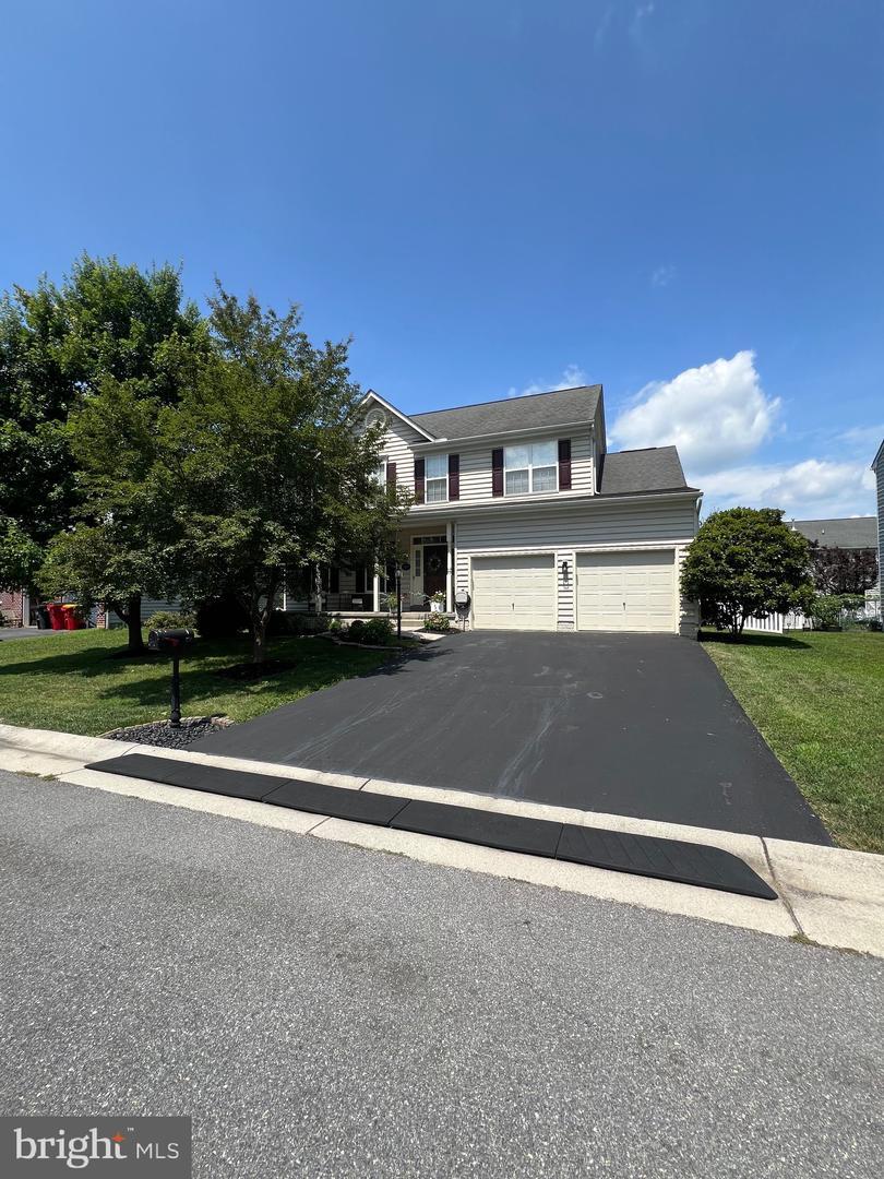 Property Photo: 195 Dinwiddie Way WV 25430