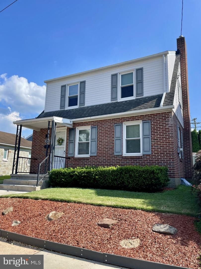 Property Photo: 273 Locust Street PA 17331