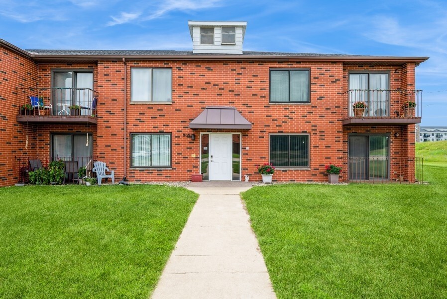 809 Kerry Lane SE 66  Cedar Rapids IA 52403 photo