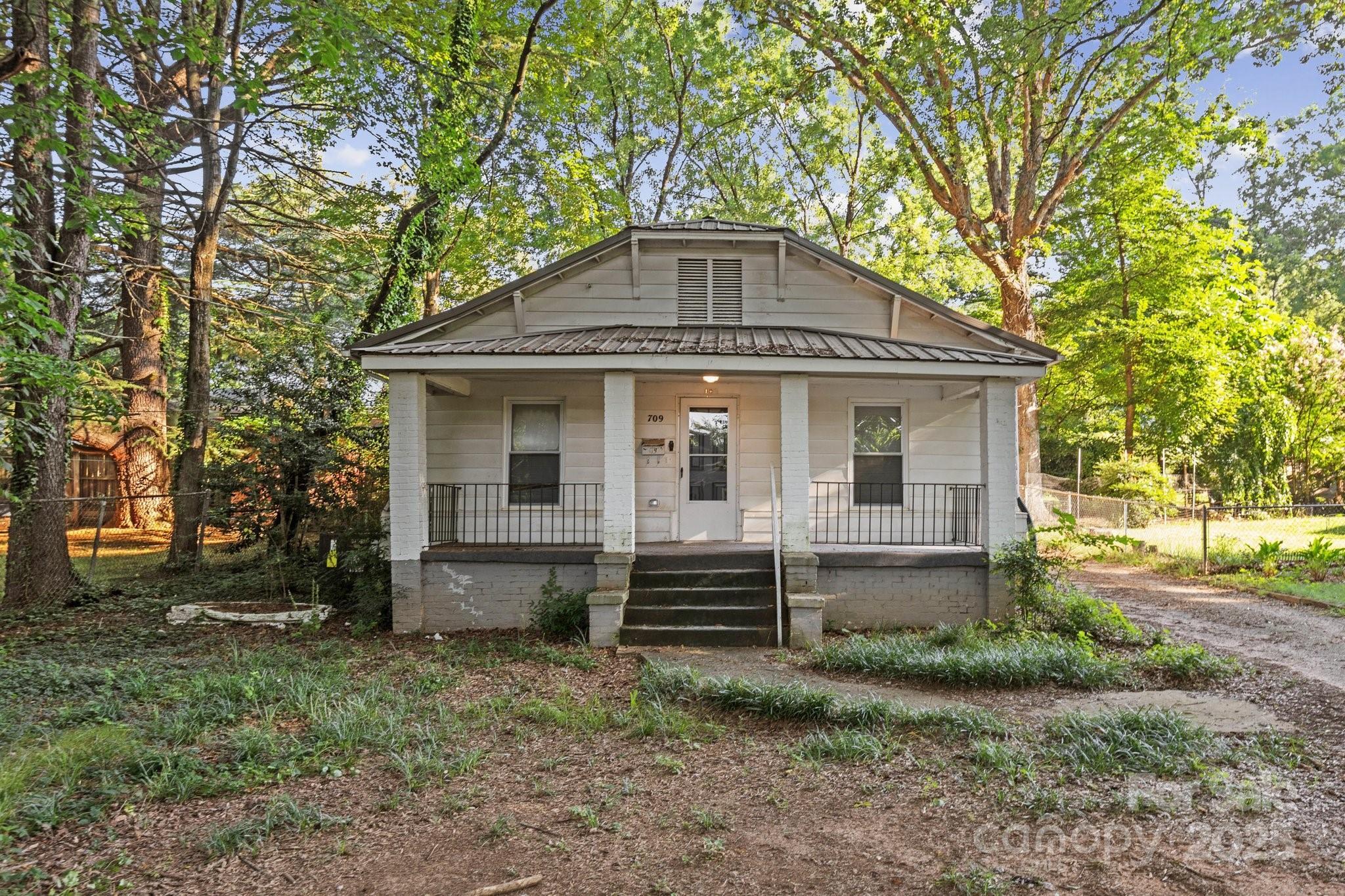 Property Photo:  709 E Front Street  NC 28677 