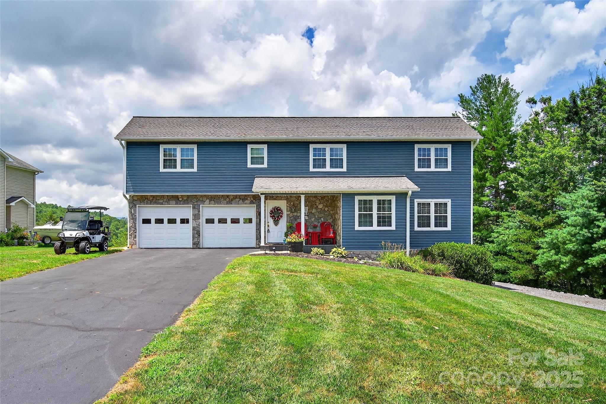 Property Photo: 137 Lakeside Drive NC 28752