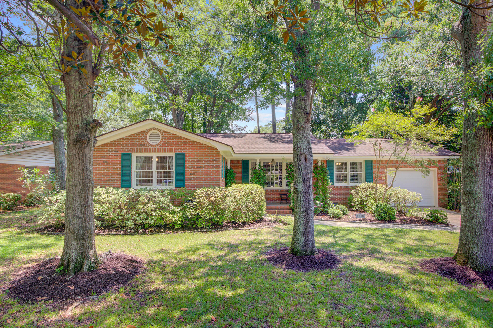 Property Photo: 1718 Afton Avenue SC 29407