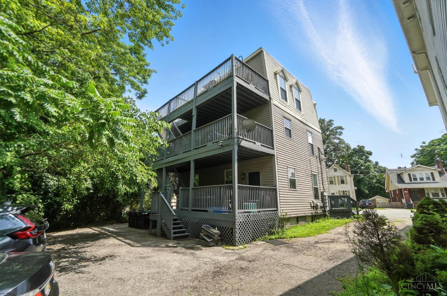 Property Photo: 3254 Berwyn Place OH 45209
