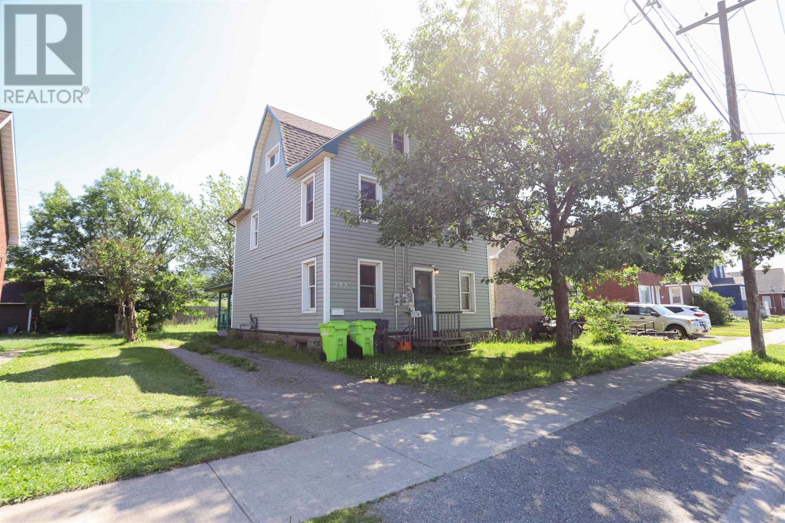 Property Photo:  203 Wallace Ter  ON P6C 1K2 