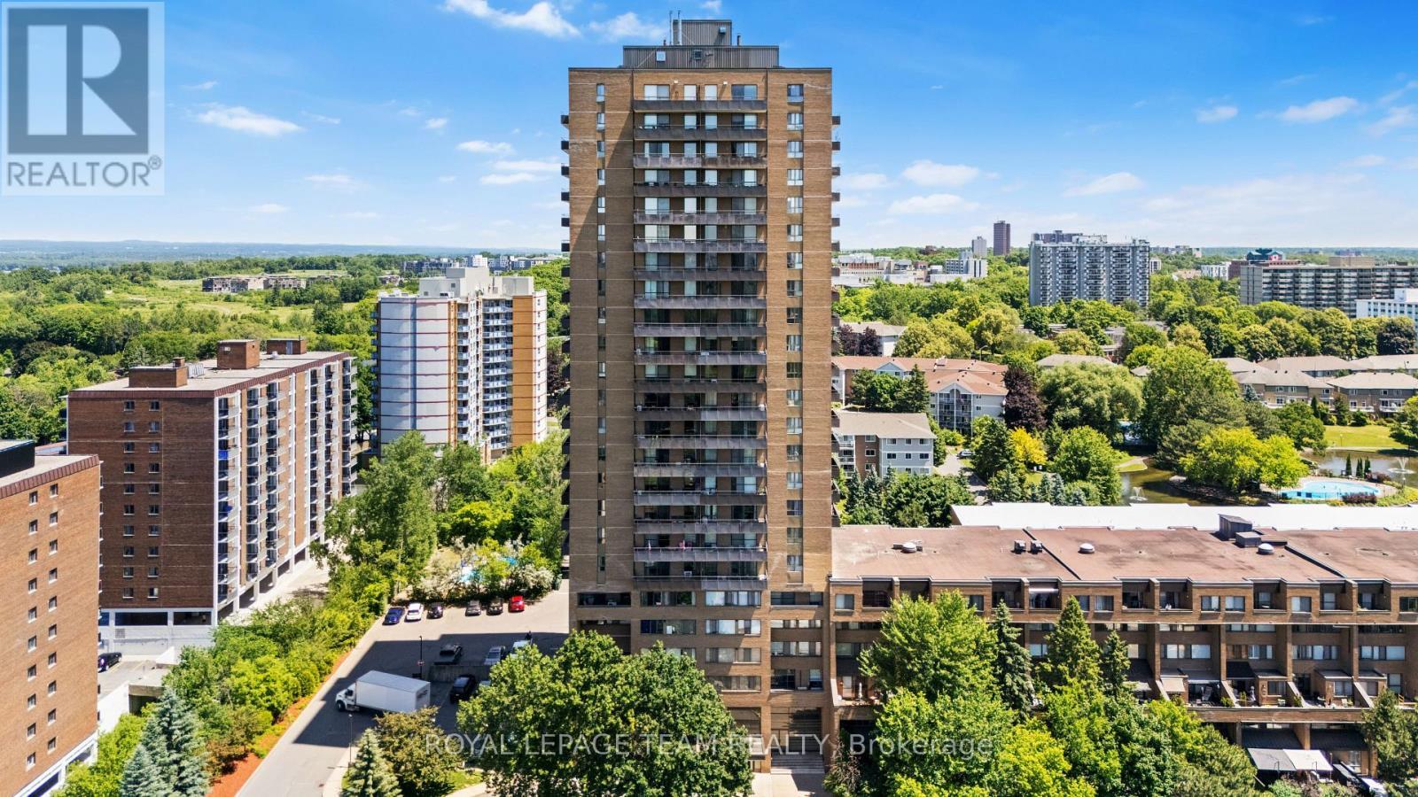 Property Photo: 505 St. Laurent Boulevard 2406 ON K1K 3X4