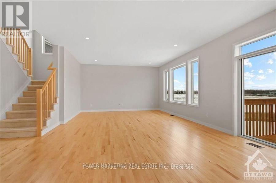 Property Photo: 288 Appalachian Circle ON K2J 6X2