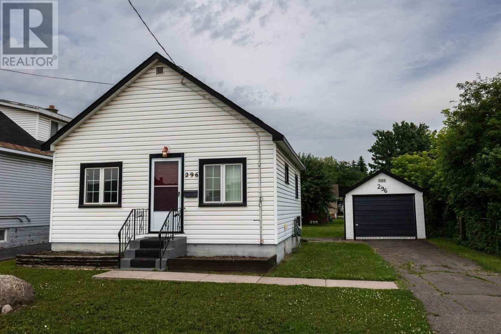Property Photo: 296 Maretta St ON P6C 4A7