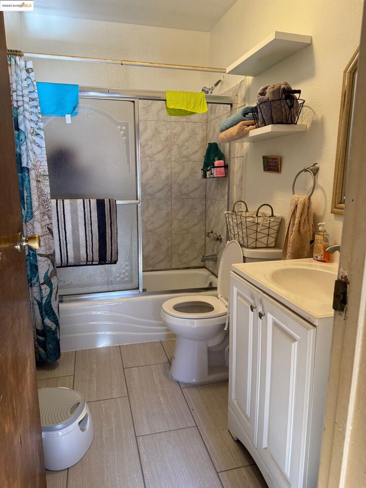 Property Photo:  617 16th St.  CA 94801 