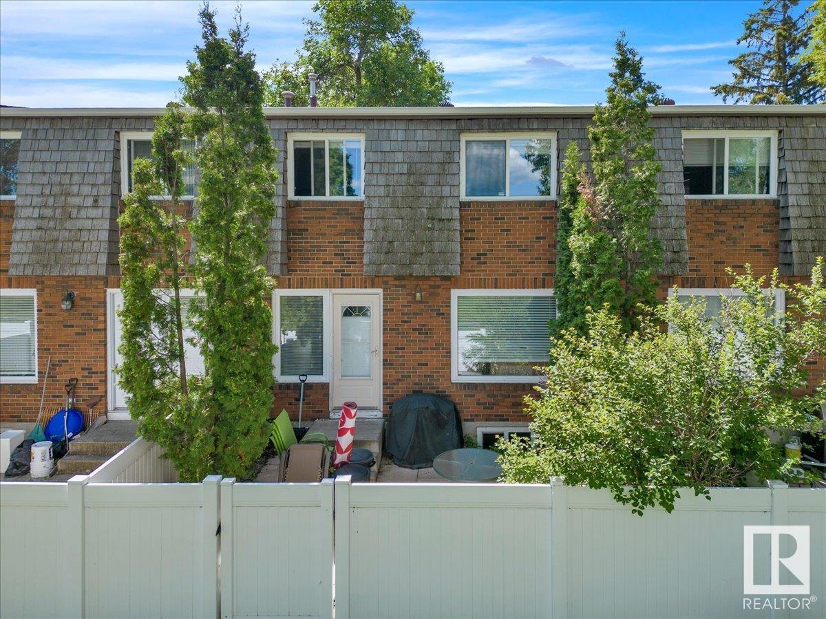 Property Photo: 13 Great Oaks AB T8A 0V8