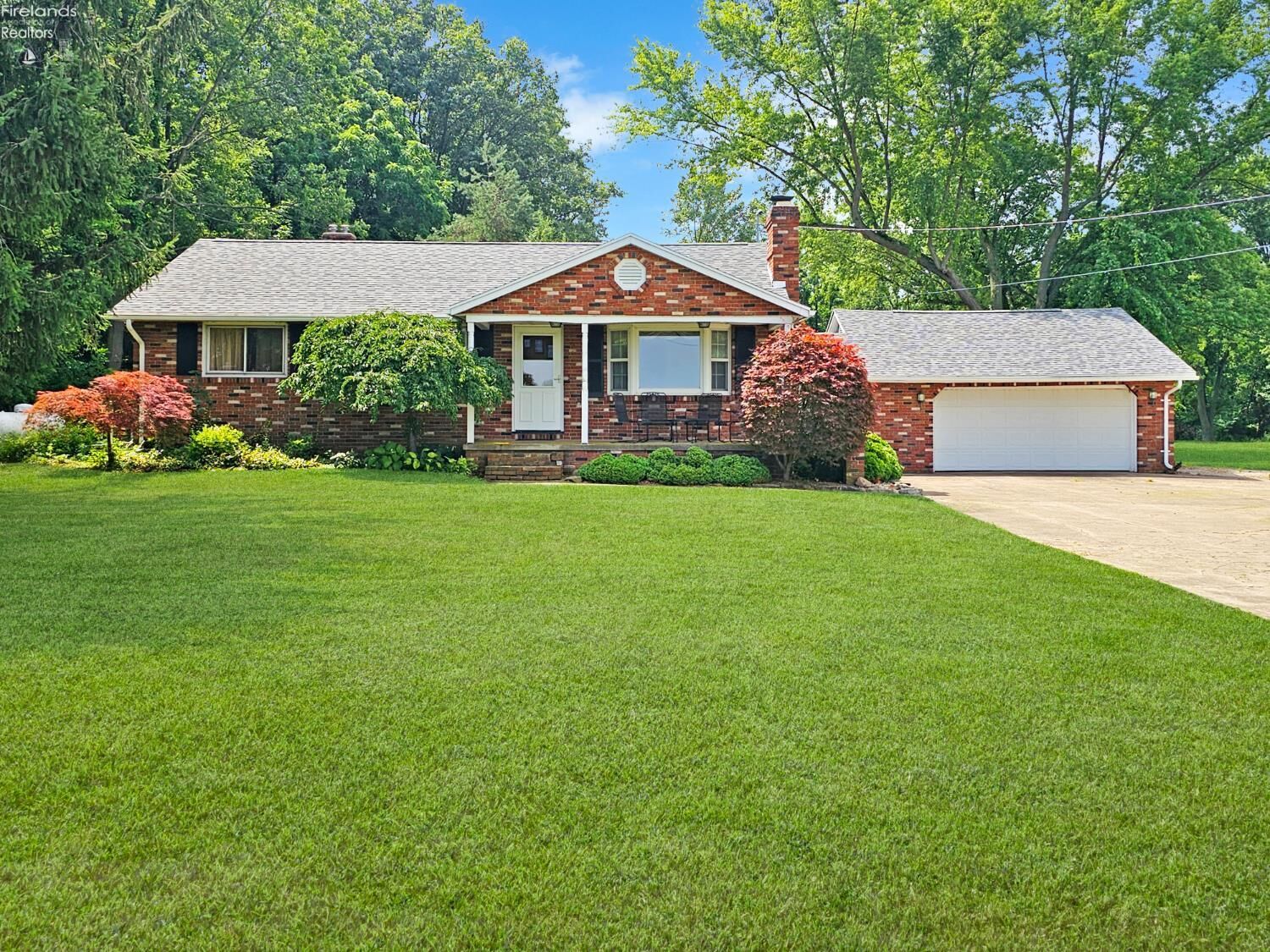 Property Photo: 4881 SR 412 OH 43464