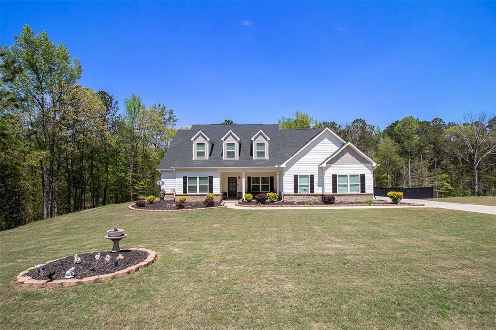Property Photo: 95 Hawthorn Lane GA 30014