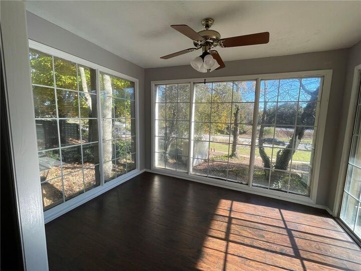 Property Photo: 1310 Brockett Place GA 30021