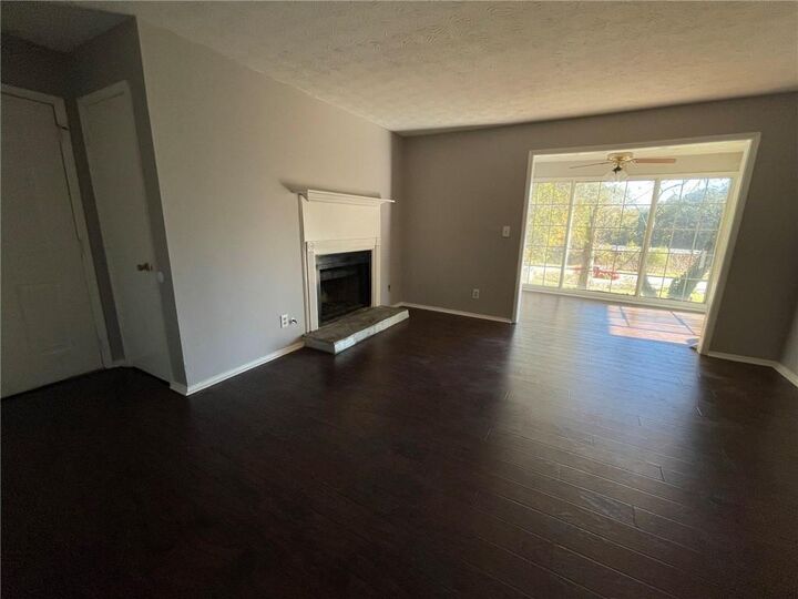 Property Photo: 1310 Brockett Place GA 30021