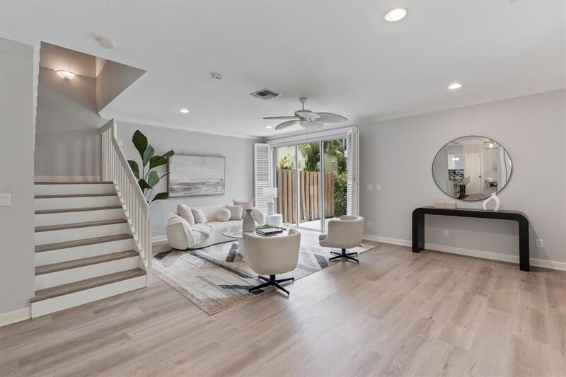 Property Photo:  604 SW 8th Ave  FL 33315 