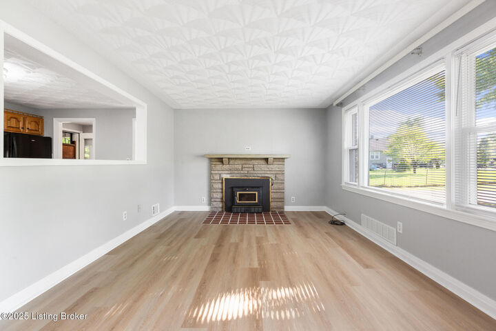 Property Photo:  6515 Upper Hunters Trace  KY 40216 