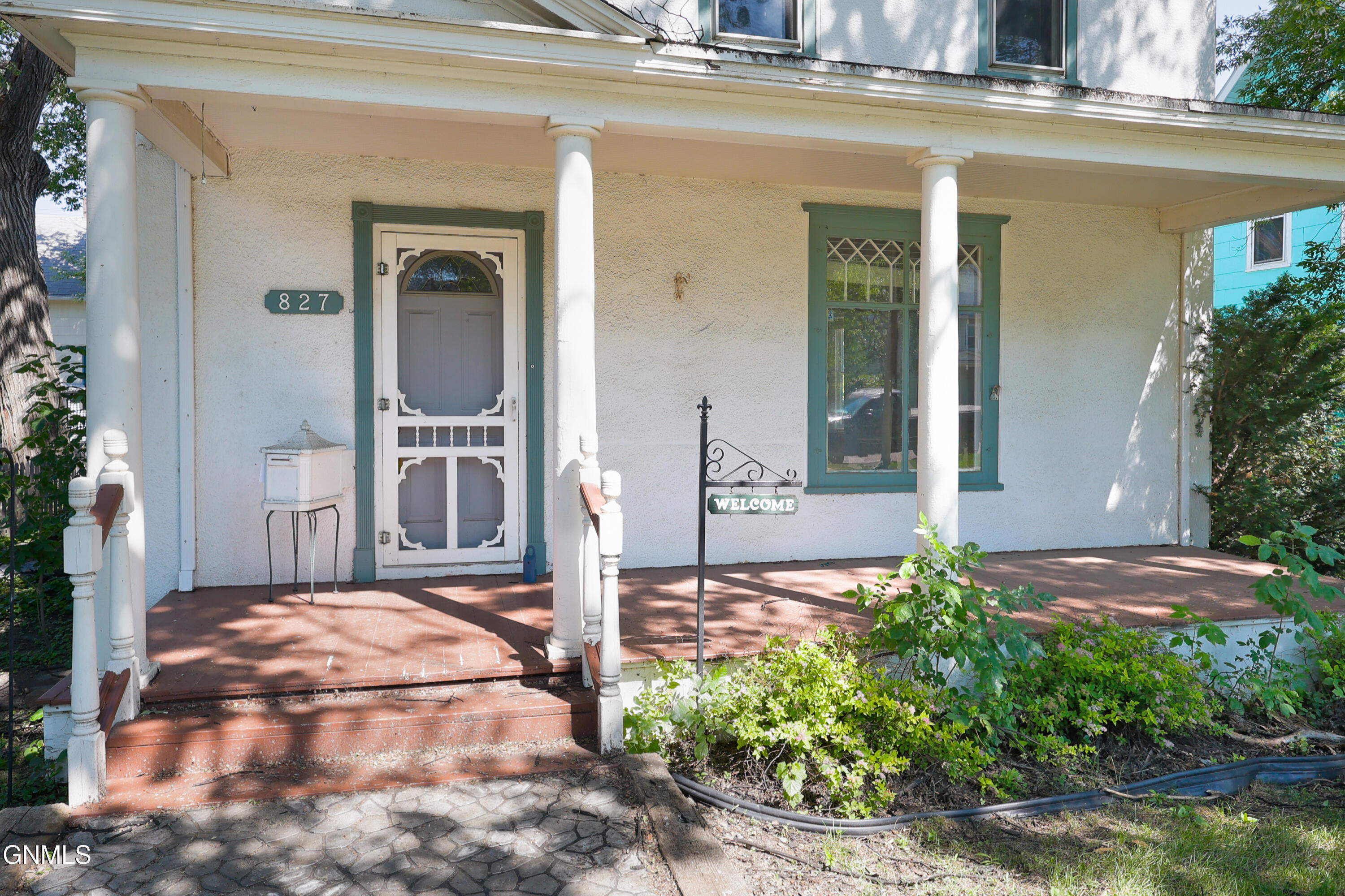 Property Photo: 827 5th Street ND 58501