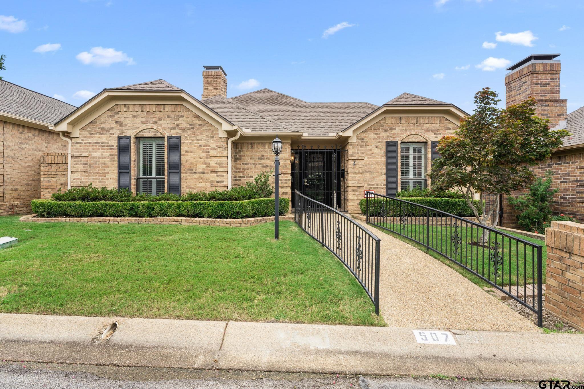 Property Photo: 507 Hyde Park TX 75701
