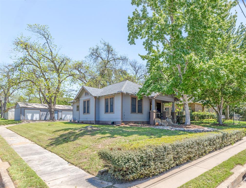 Property Photo: 1501 S Austin Street TX 77833