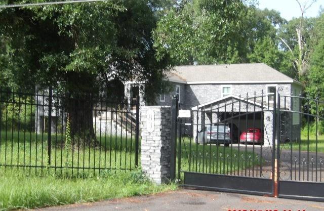 Property Photo: 83 White Oak Drive N TX 77357