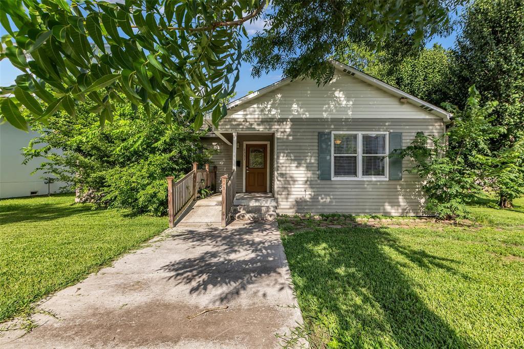 Property Photo: 2521 Texas Avenue TX 77003