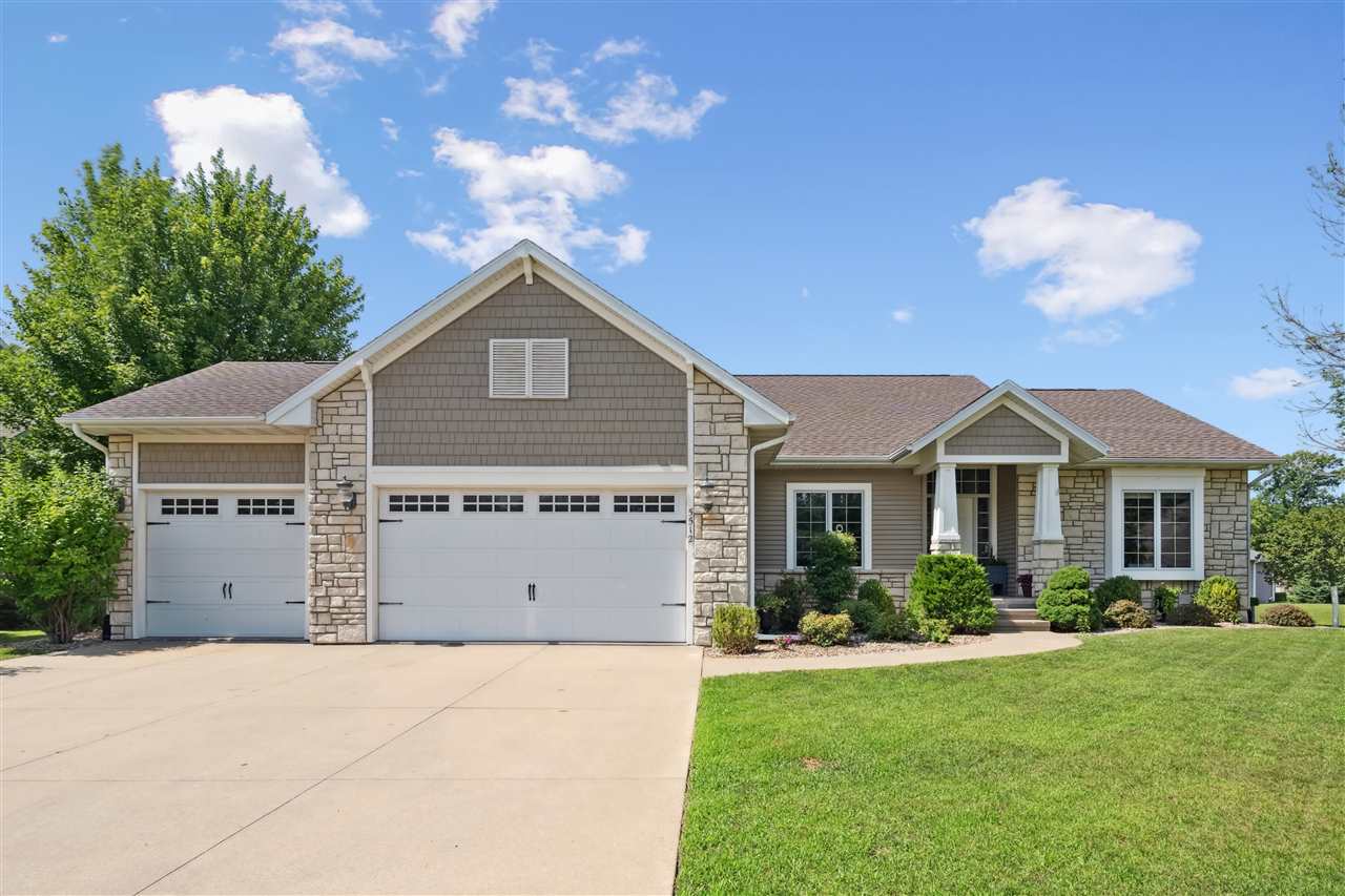 Property Photo: 5512 NE Black Oak Dr IA 52411