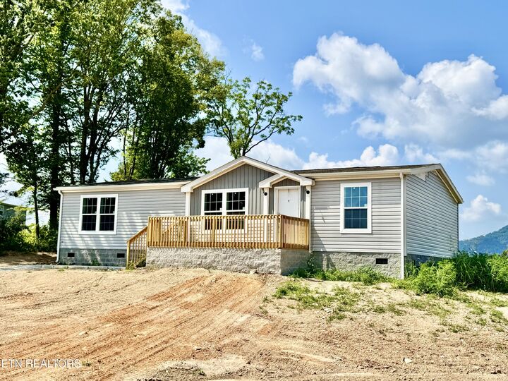 Property Photo: 307 Perkey Way TN 37825