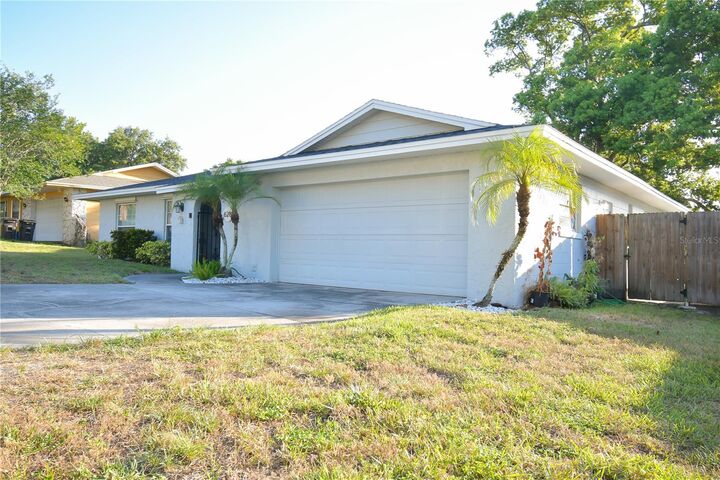Property Photo: 628 Riverview Avenue FL 32714