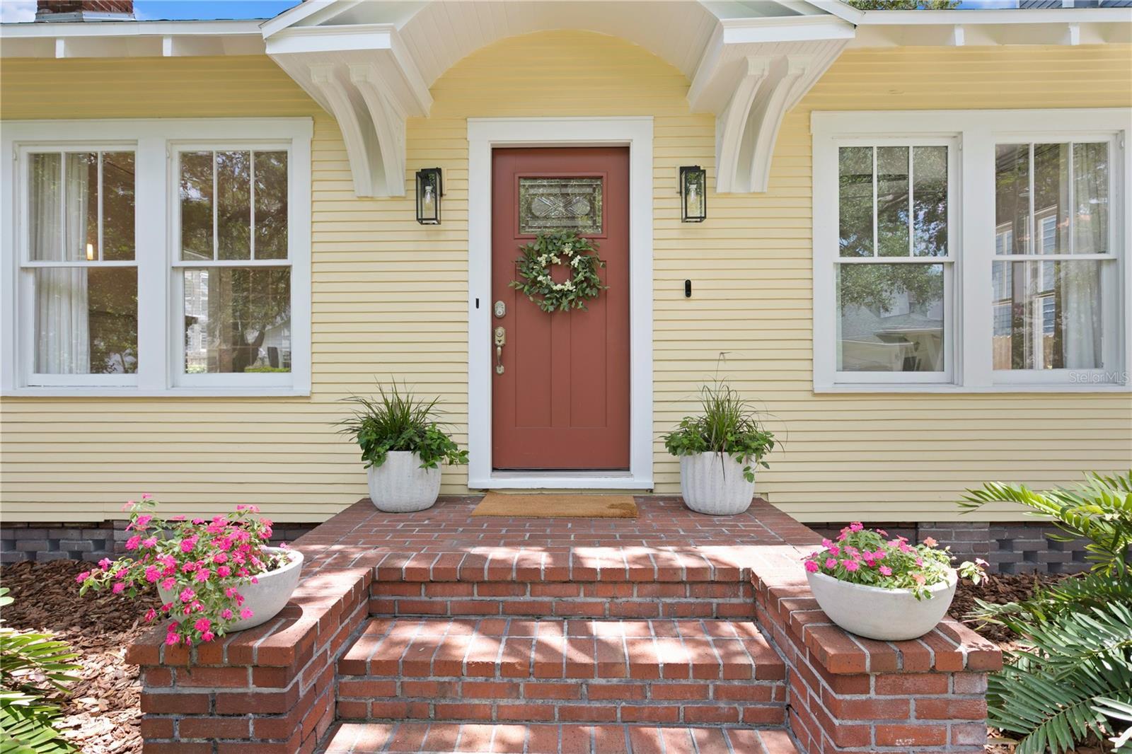 Property Photo: 3118 W Harbor View Avenue FL 33611