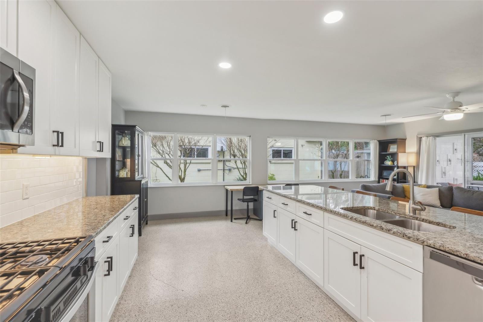Property Photo: 2344 Derbyshire Road FL 32751