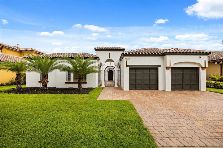 7733 Pointe Venezia Drive  Orlando FL 32836 photo