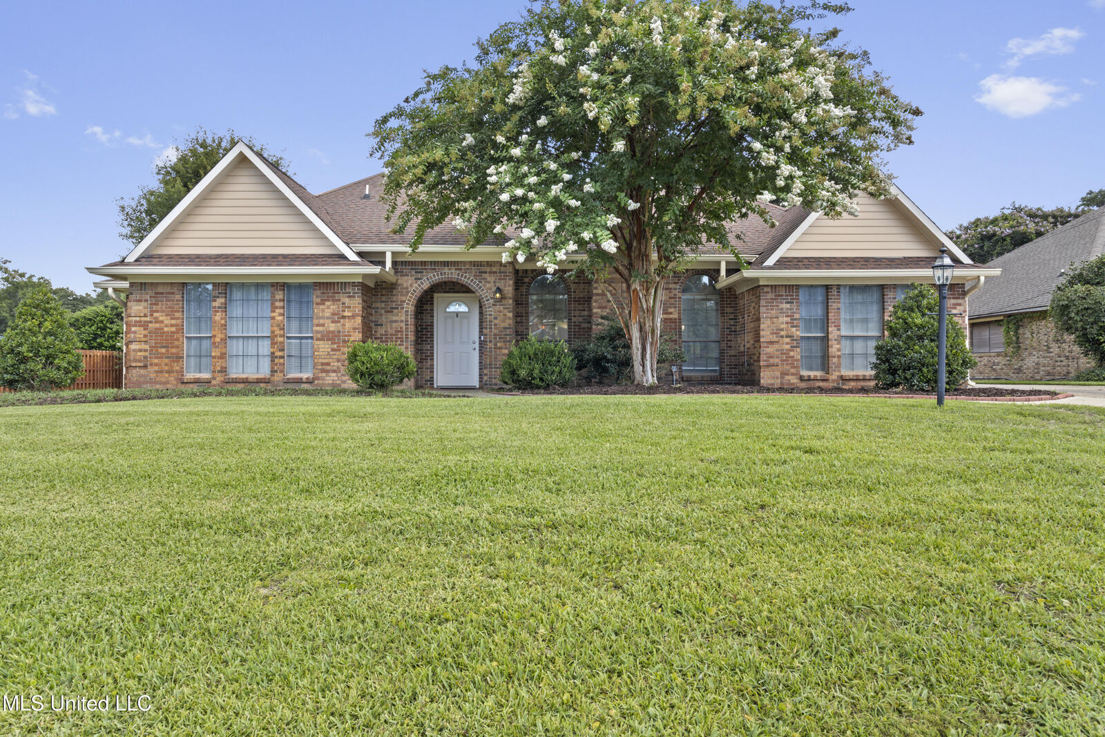 Property Photo:  2372 Park Place Drive  MS 39507 