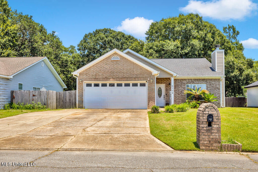 Property Photo: 6706 S Rue Mornay S MS 39532