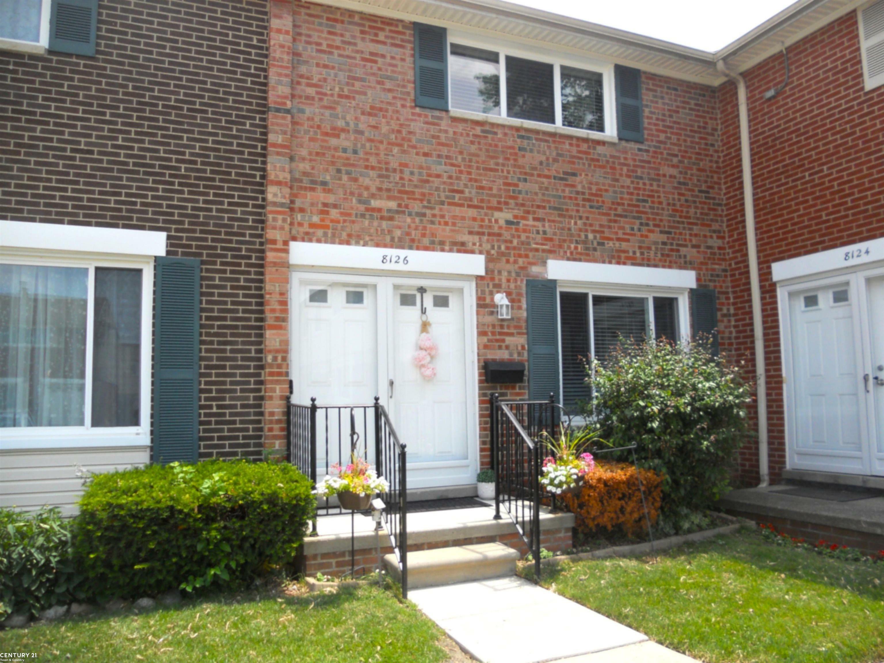 Property Photo: 8126 Farnum Avenue MI 48093