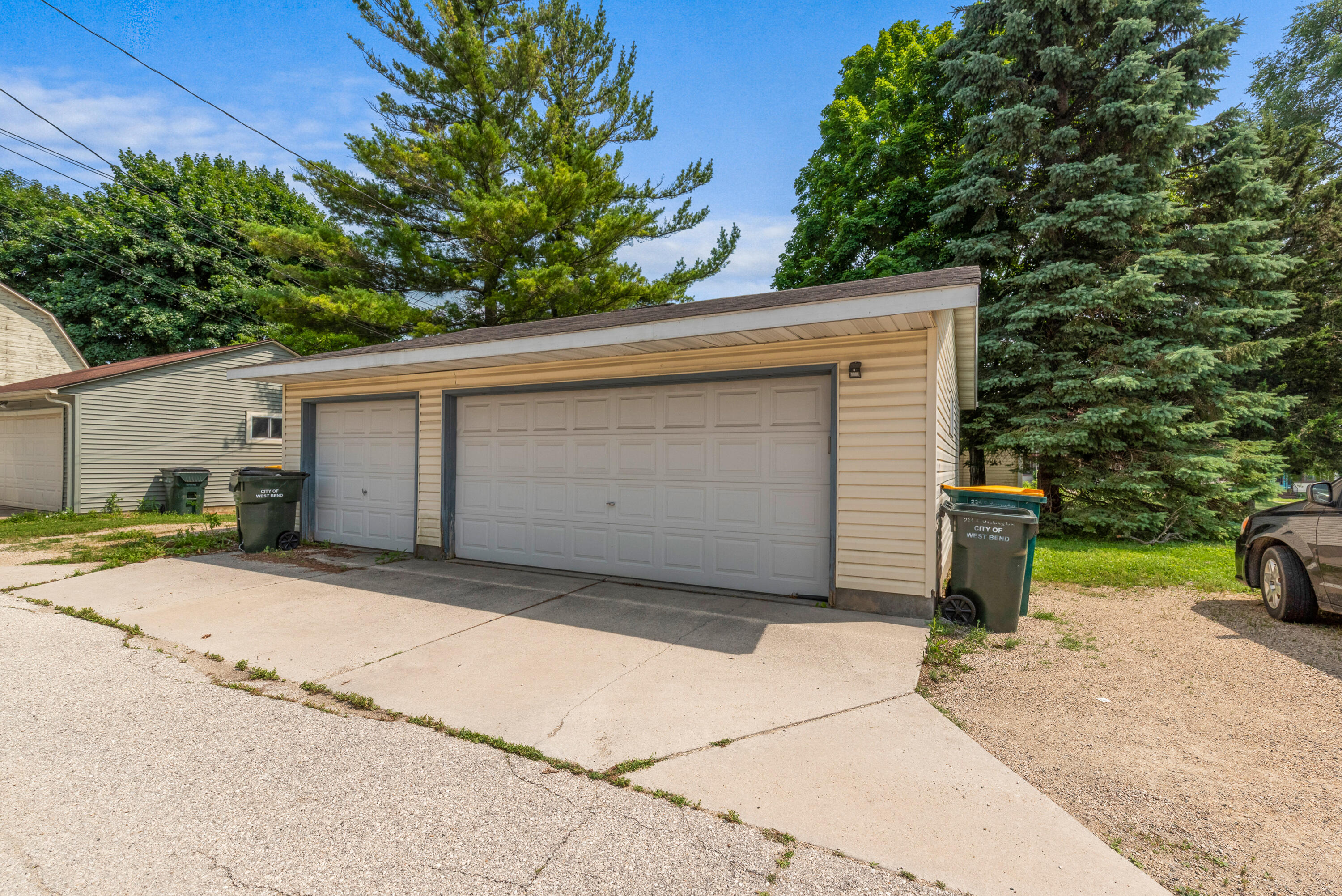 Property Photo: 224 E Washington St 228 WI 53095