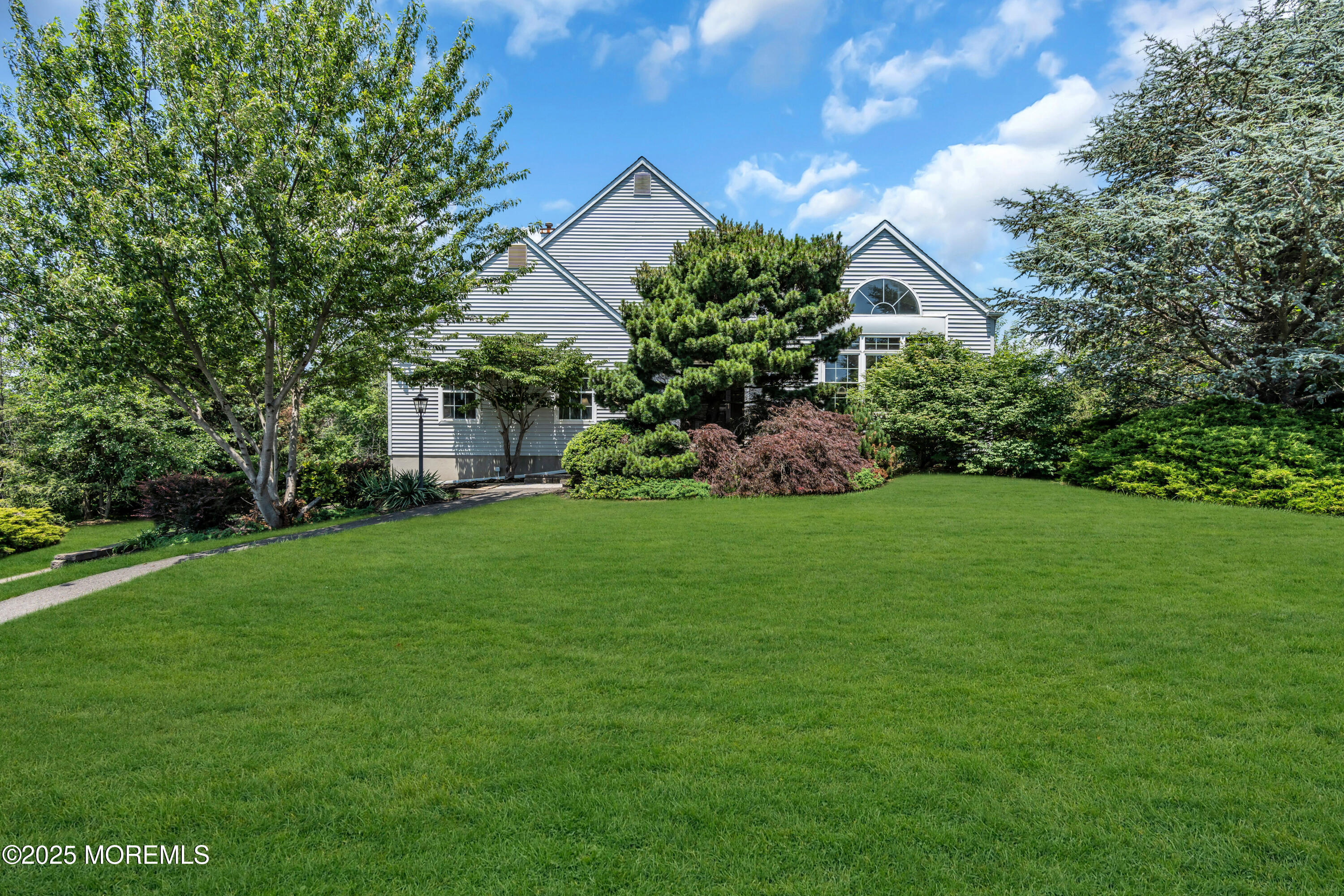 16 Arrowhead Way  Millstone NJ 08535 photo