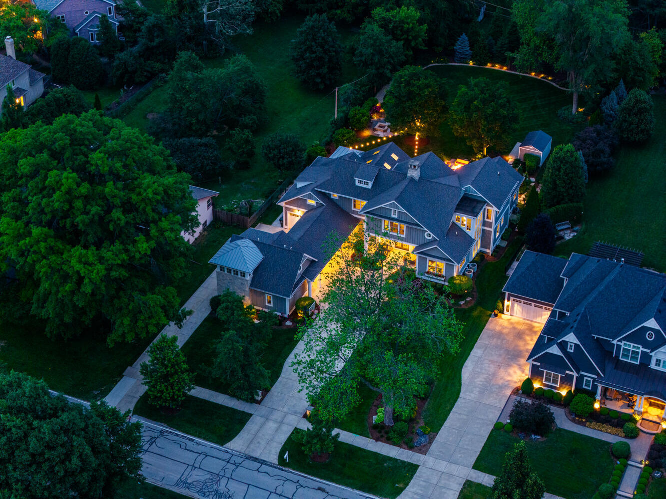 Property Photo: 1308 N Wright Street IL 60563