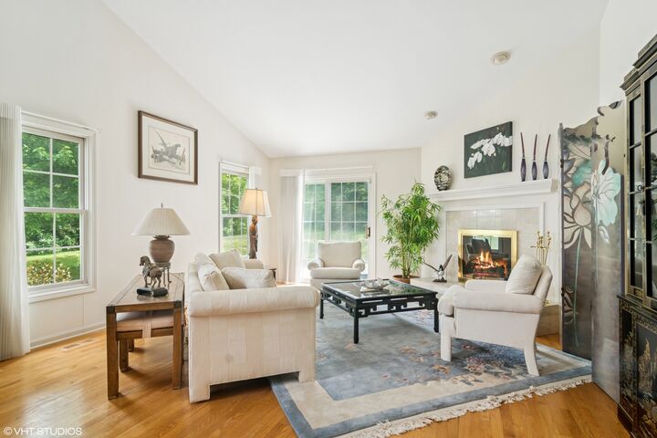 Property Photo:  461 Park Barrington Drive  IL 60010 