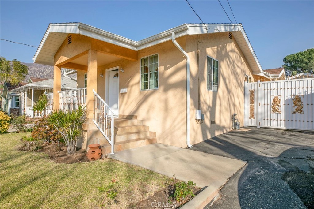 Property Photo: 11020 Scoville Avenue CA 91040