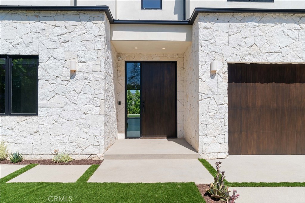 Property Photo: 4320 Teesdale Avenue CA 91604