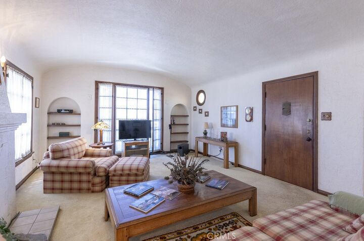 Property Photo:  132 St Joseph Avenue  CA 90803 