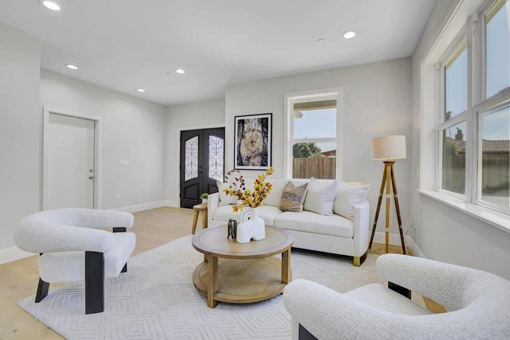 34926 Moina Shaiq  Fremont CA 94555 photo